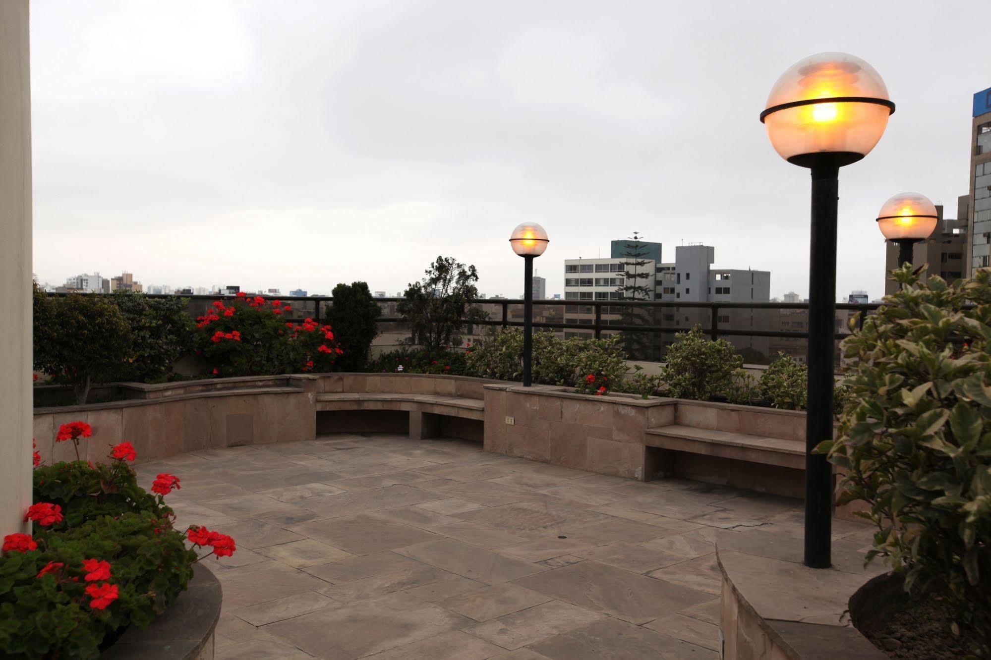 Suites Plaza Las Flores Lima Exterior foto